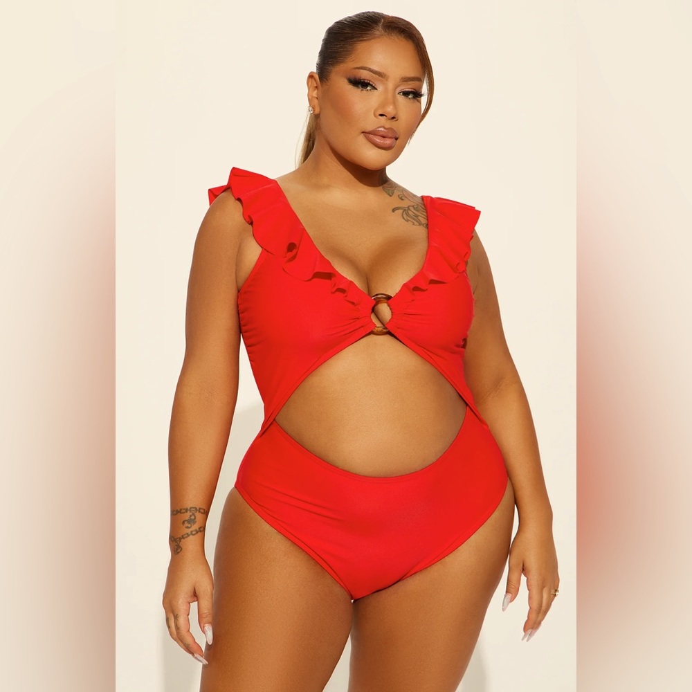 Fashion Nova Katherine Cut Out, One Piece Plus Size Swimsuit, Padded Bra Beach
